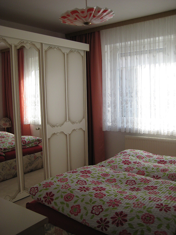 Ferienhaus Putlitz - das Schlafzimmer im Erdgeschoss Ferienhaus Putlitz - das Schlafzimmer im Erdgeschoss